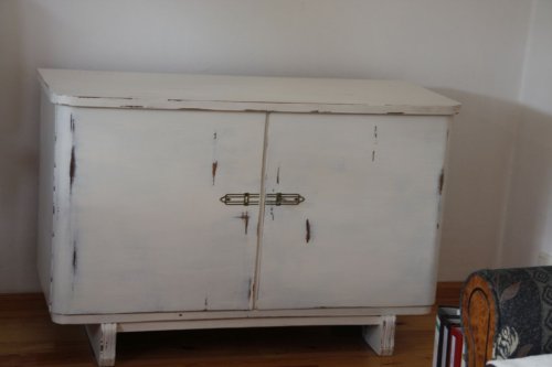 fertige Kommode im Shabby-Stil