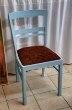 hellblauer Stuhl hellblauer Stuhl